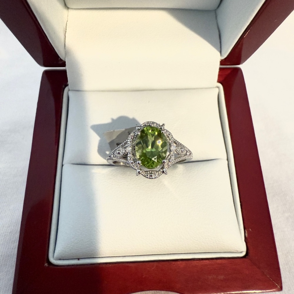 Elegant 14k White Gold and Genuine Peridot and Natural Diamond Ring
